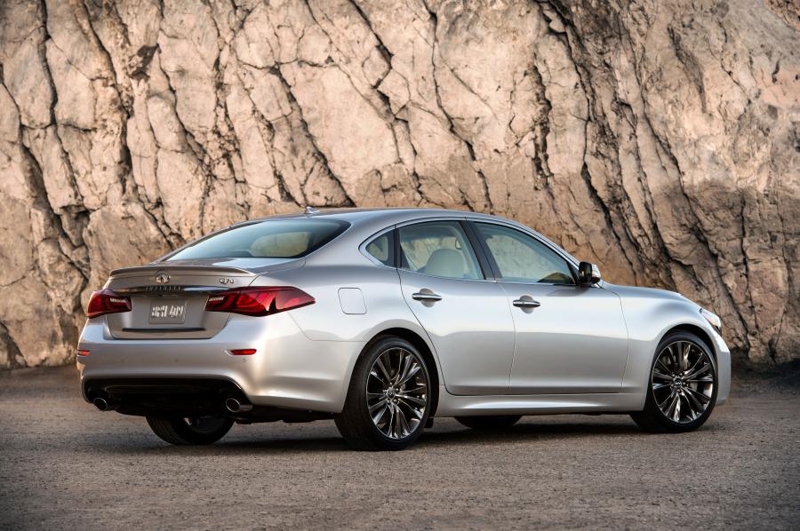  Infiniti Q70 Premium Select Edition 2016 года  (фото 9 из 16)